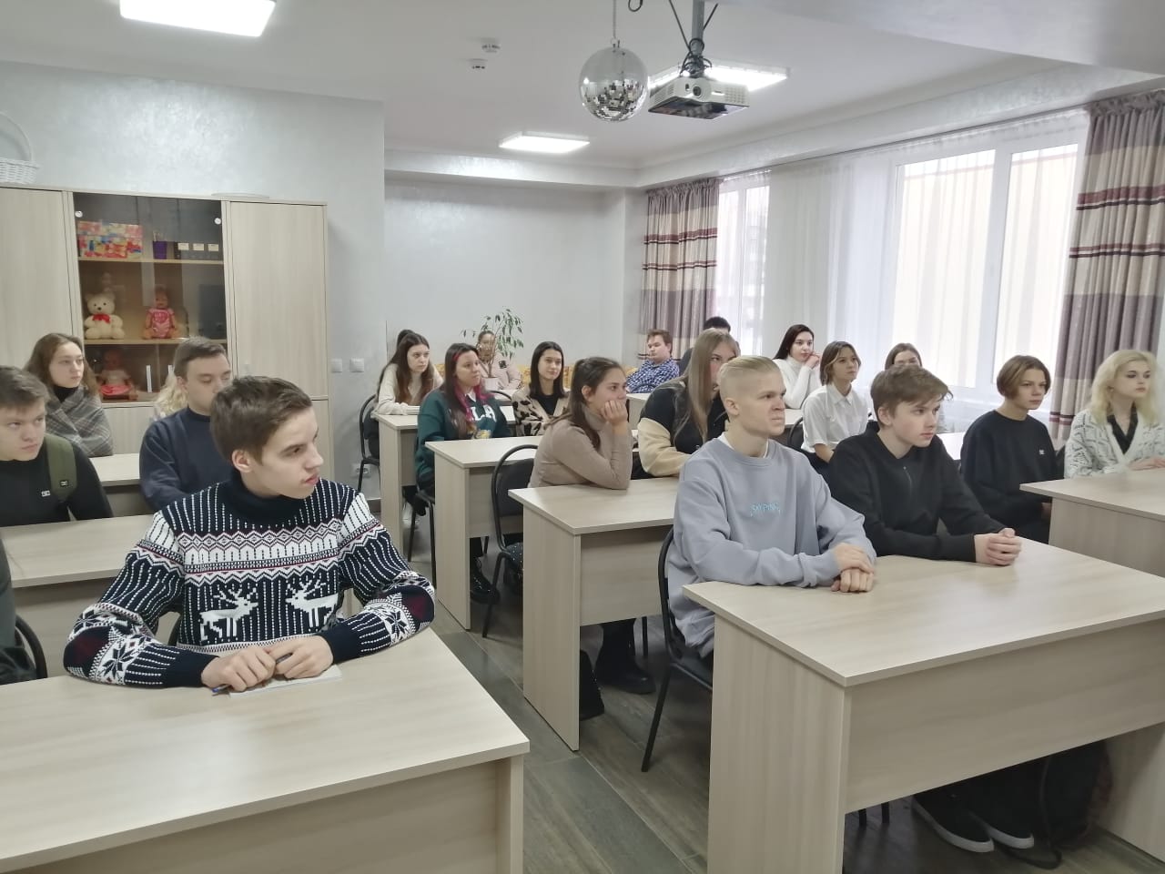 Камчатский кооперативный техникум сайт. Пионерская школа Камчатка. Камчатский филиал российского университета кооперации. Пионерская средняя школа ХМАО. Камчатский кооперативный техникум.